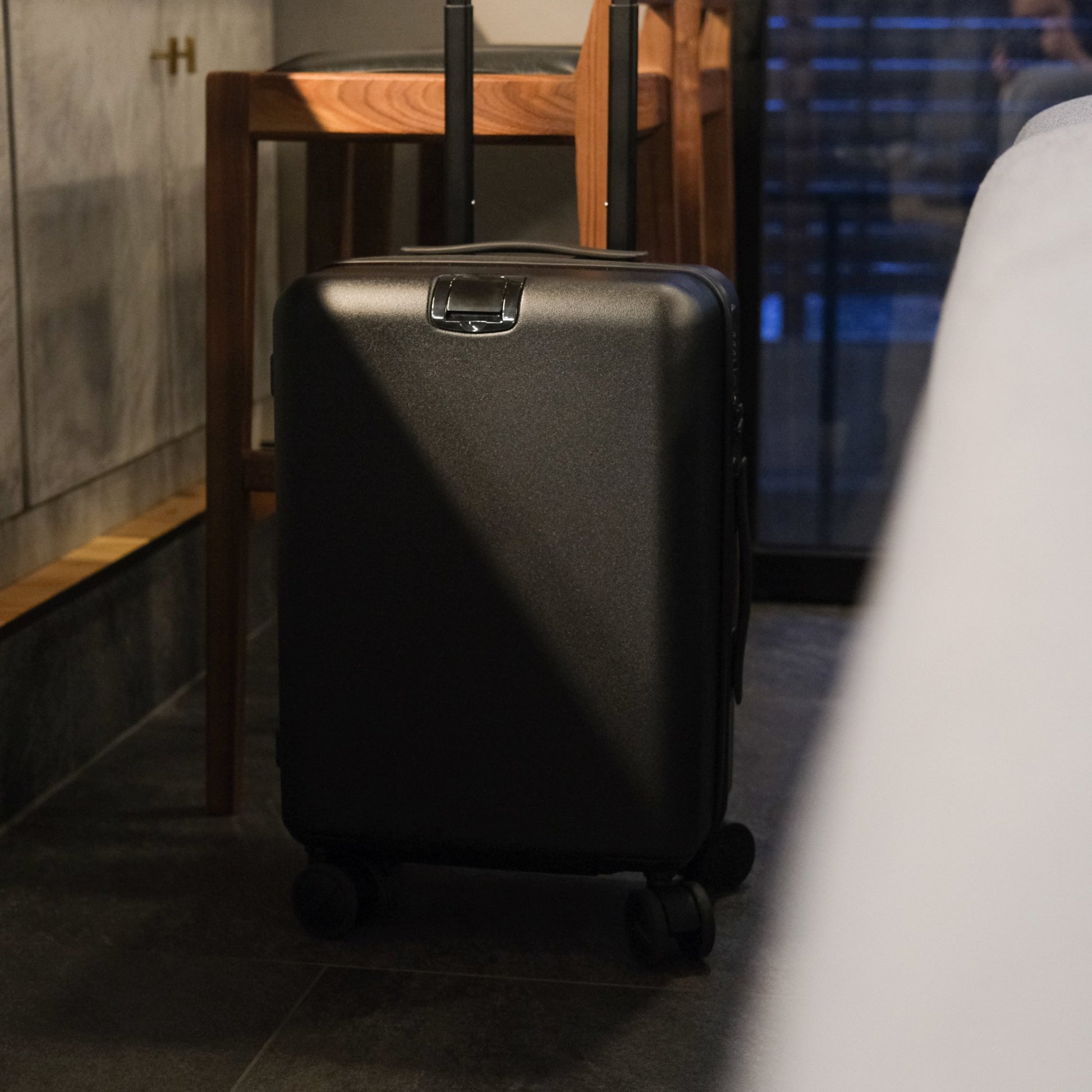 Essential Luxe Suitcase(Black) - aucentic
