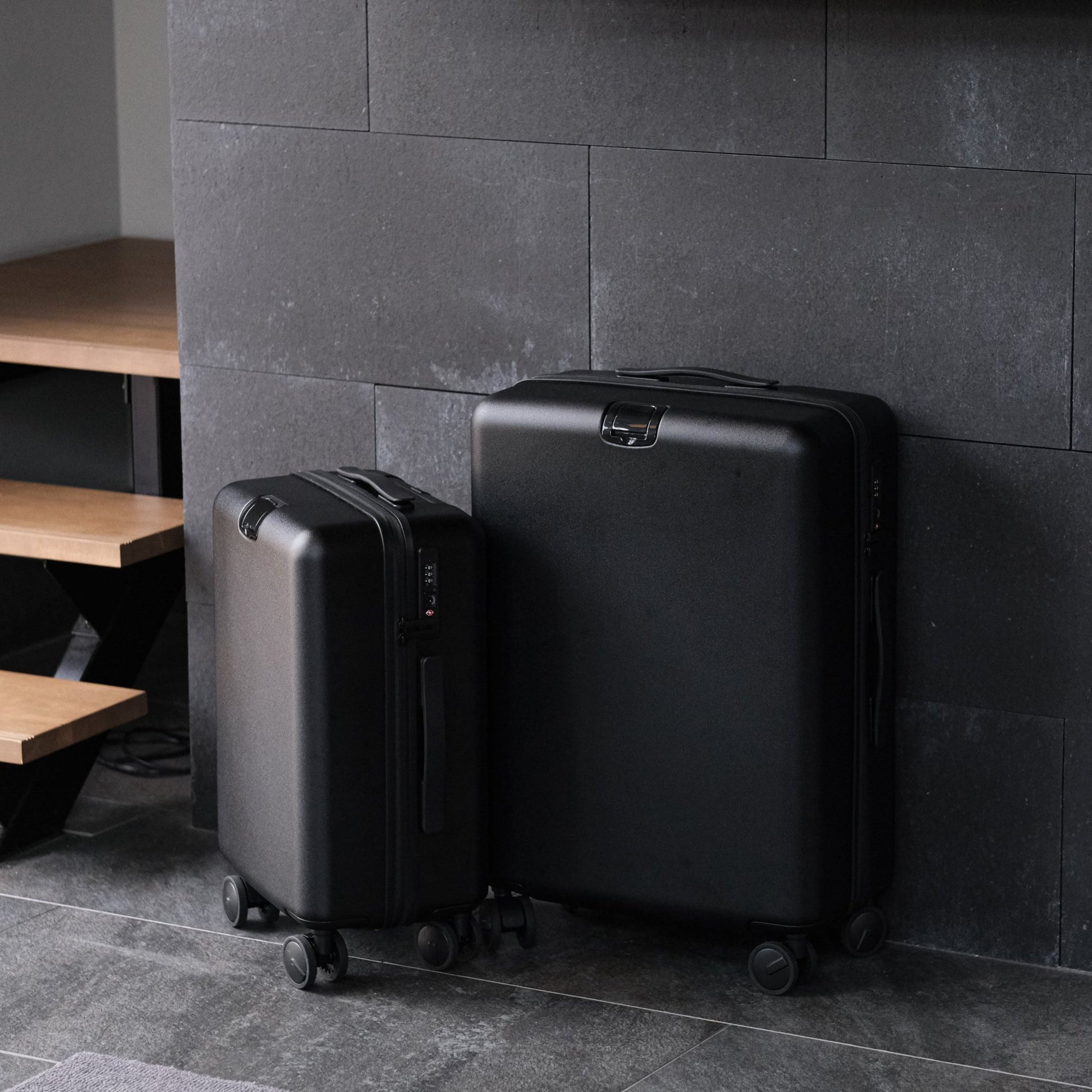 Essential Luxe Suitcase(Black) - aucentic