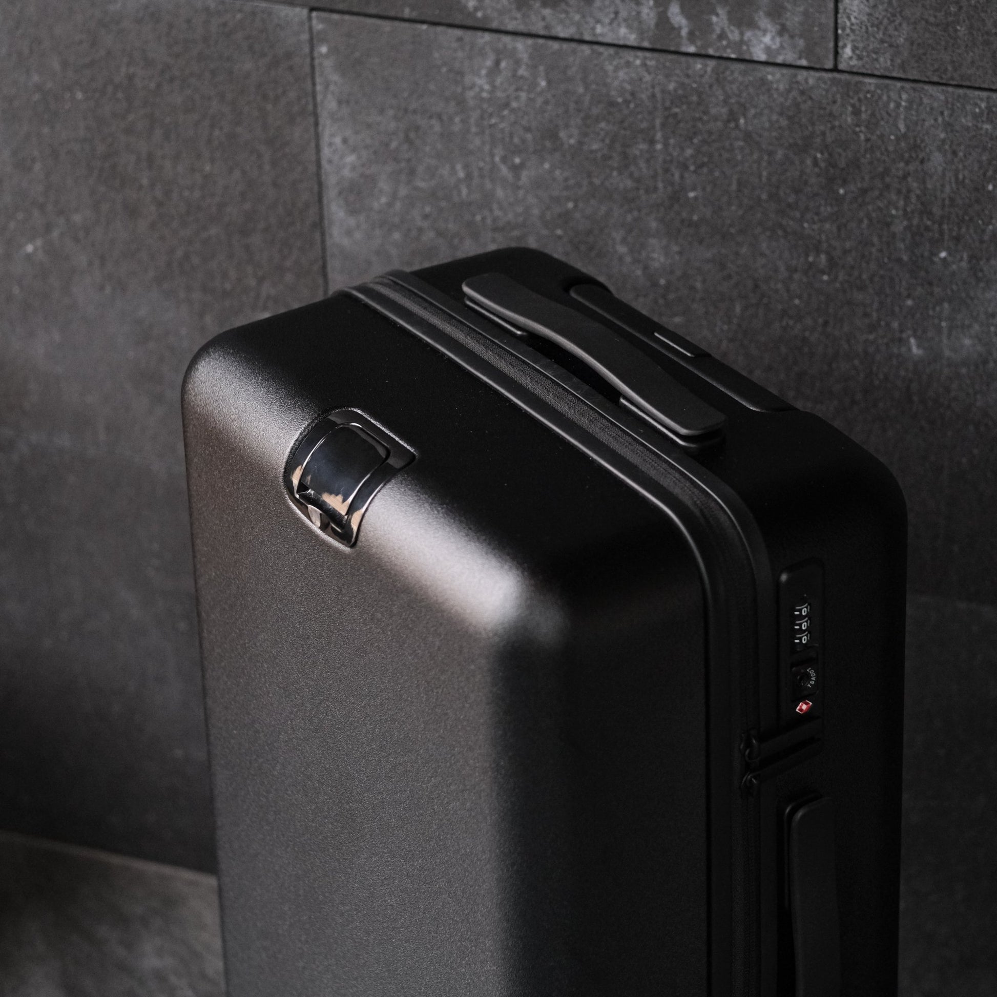 Essential Luxe Suitcase(Black) - aucentic