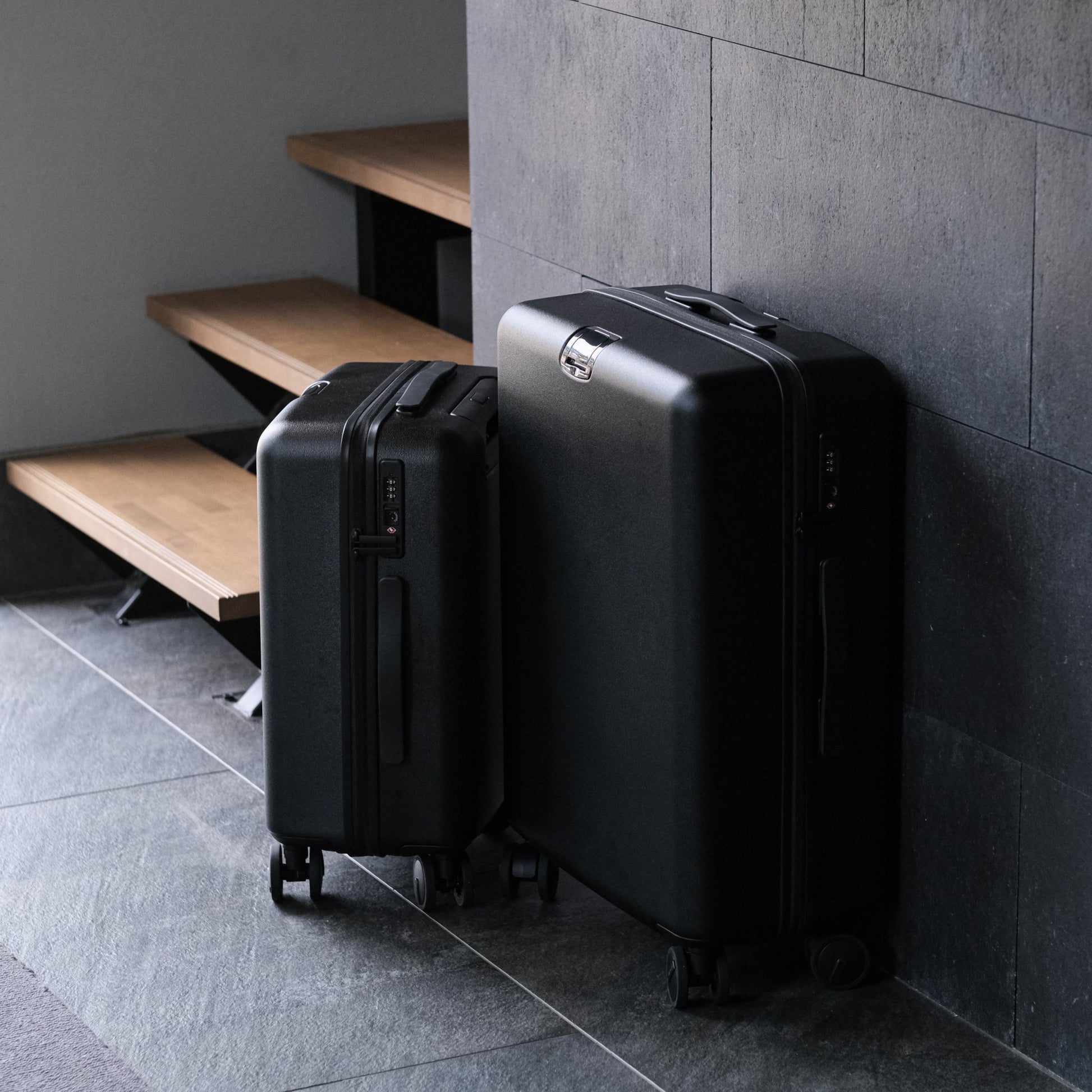 Essential Luxe Suitcase(Black) - aucentic