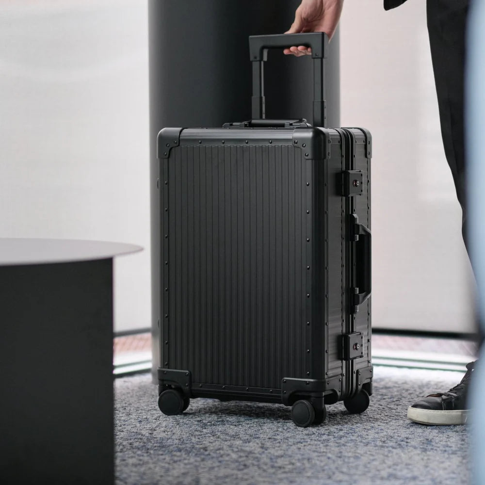 Stripe Aluminium Suitcase(Black)