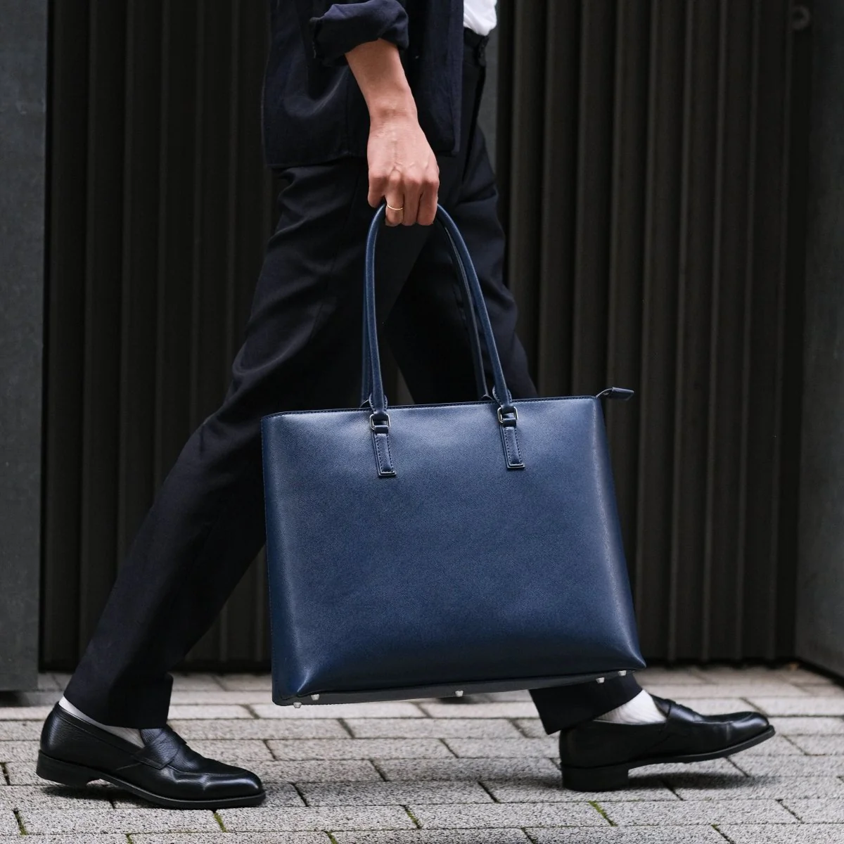 ITALIAN SAFFIANO LEATHER TOTE NAVY