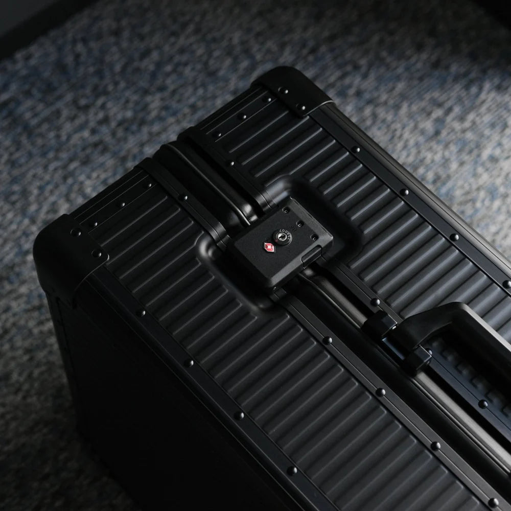 Stripe Aluminium Suitcase(Black)