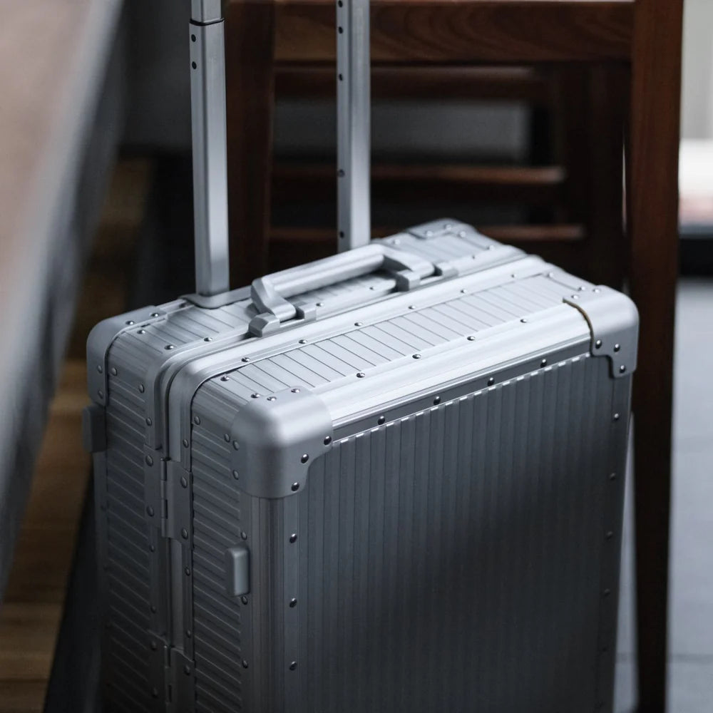 Stripe Aluminium Suitcase(Silver)