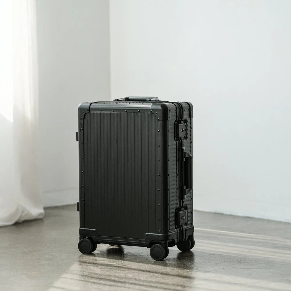 Stripe Aluminium Suitcase(Black)