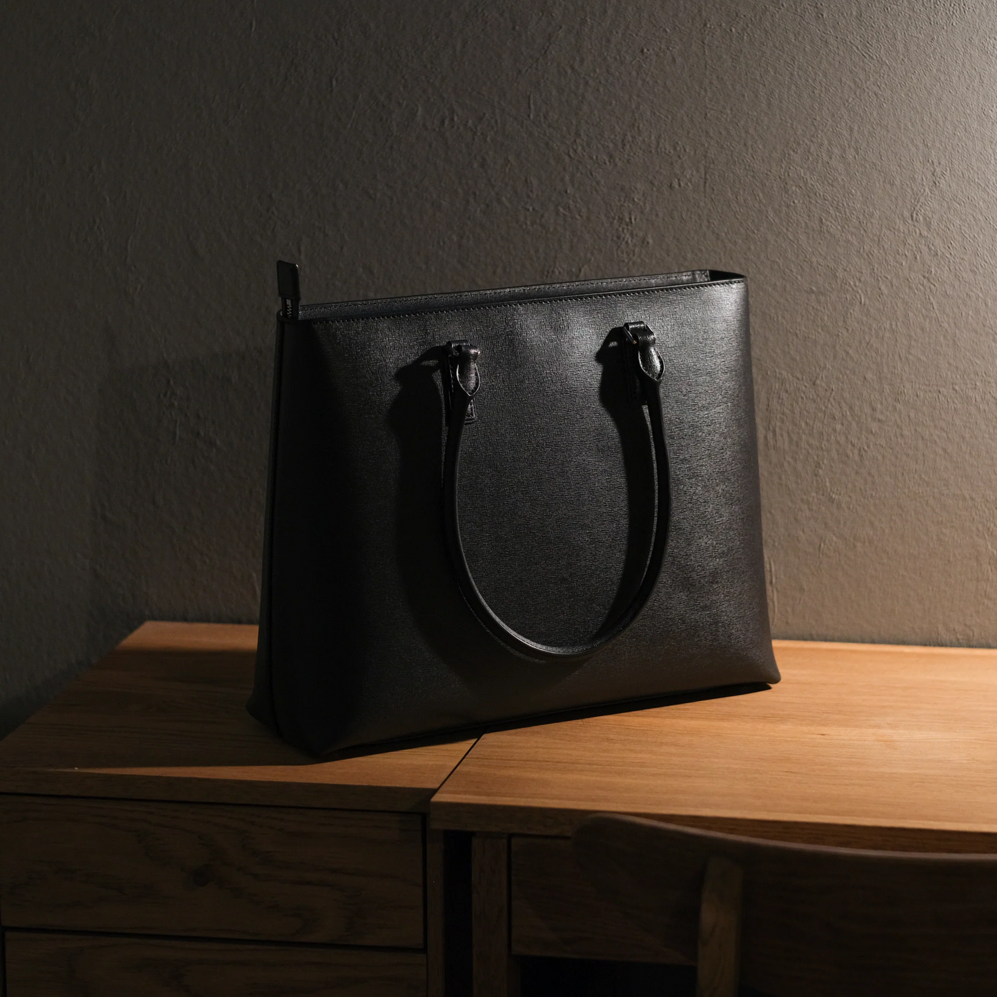 ITALIAN SAFFIANO LEATHER TOTE