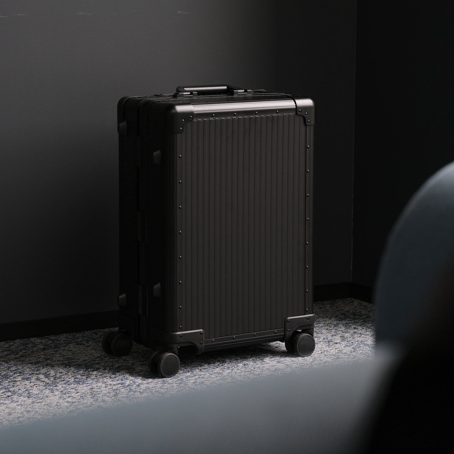 Stripe Aluminium Suitcase(Black)