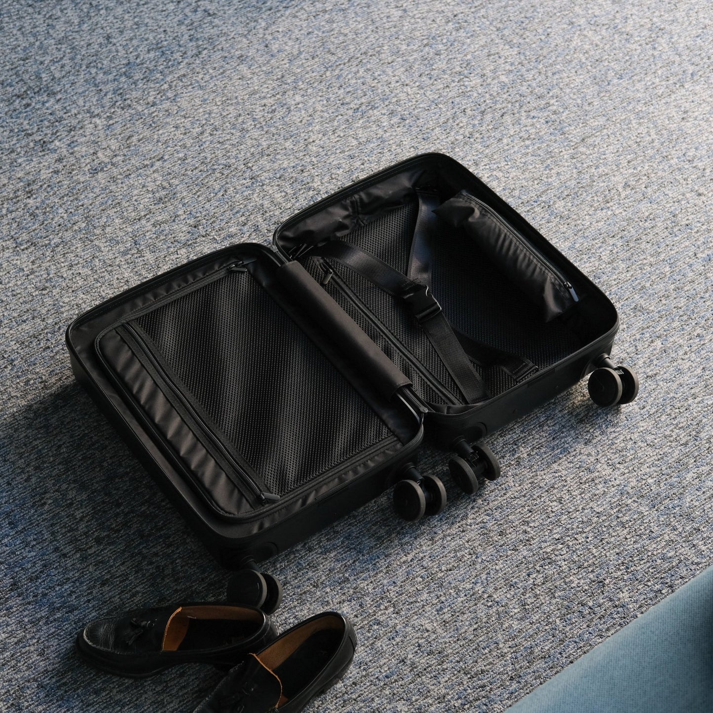 Essential Luxe Suitcase(Black) - aucentic
