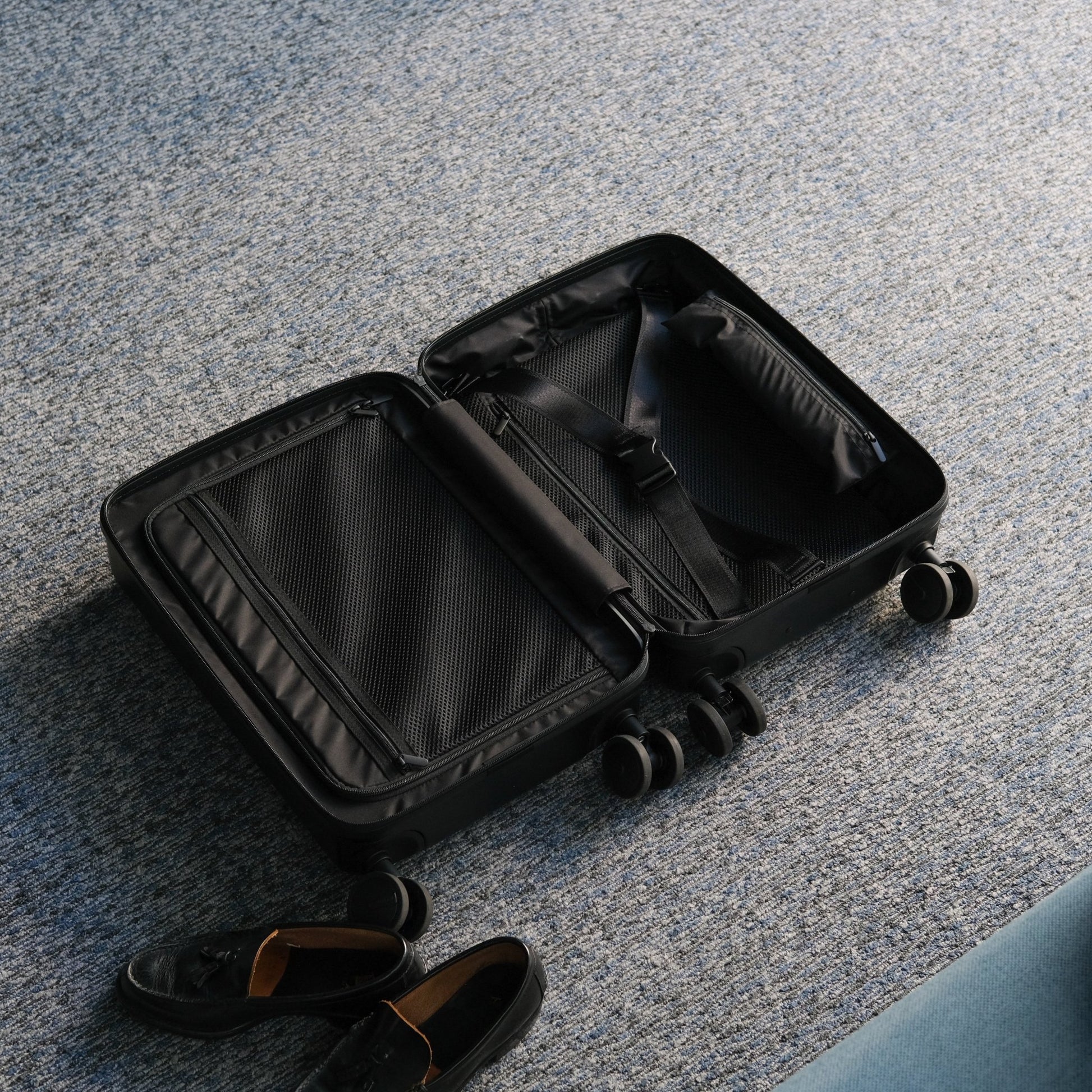 Essential Luxe Suitcase(Black) - aucentic