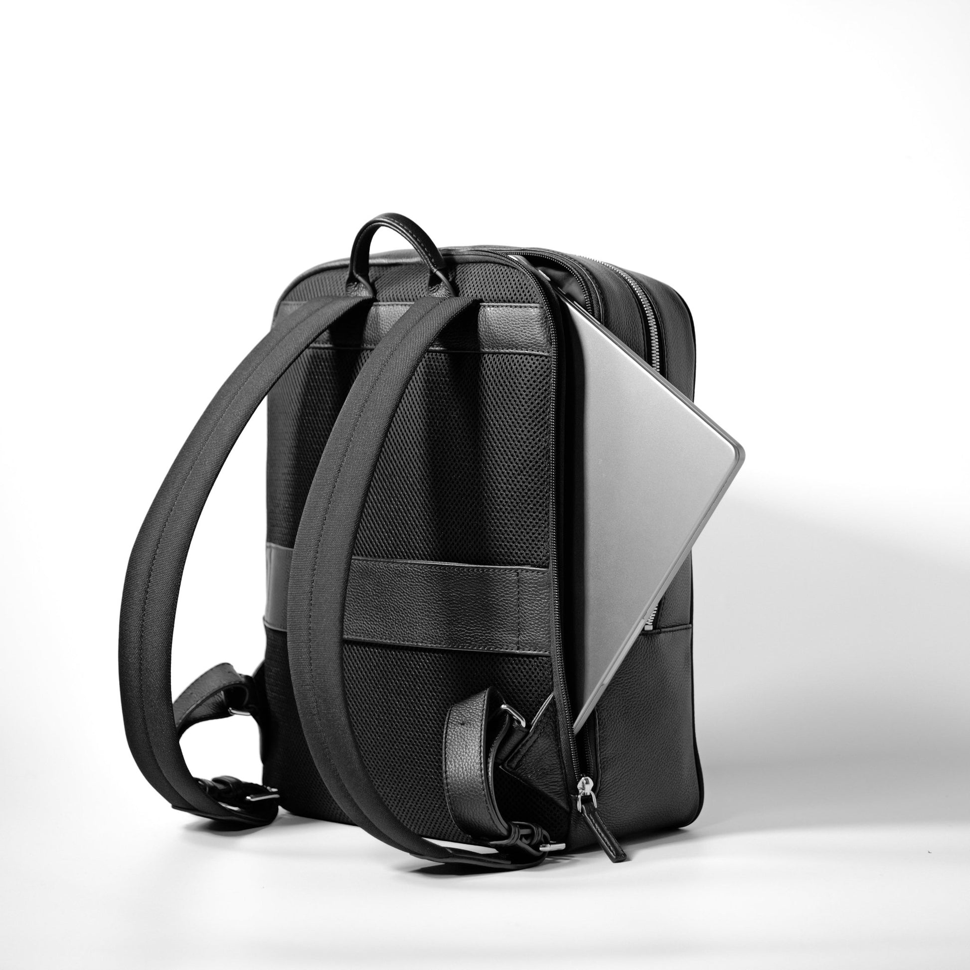 Full Grain Leather Backpack - aucentic