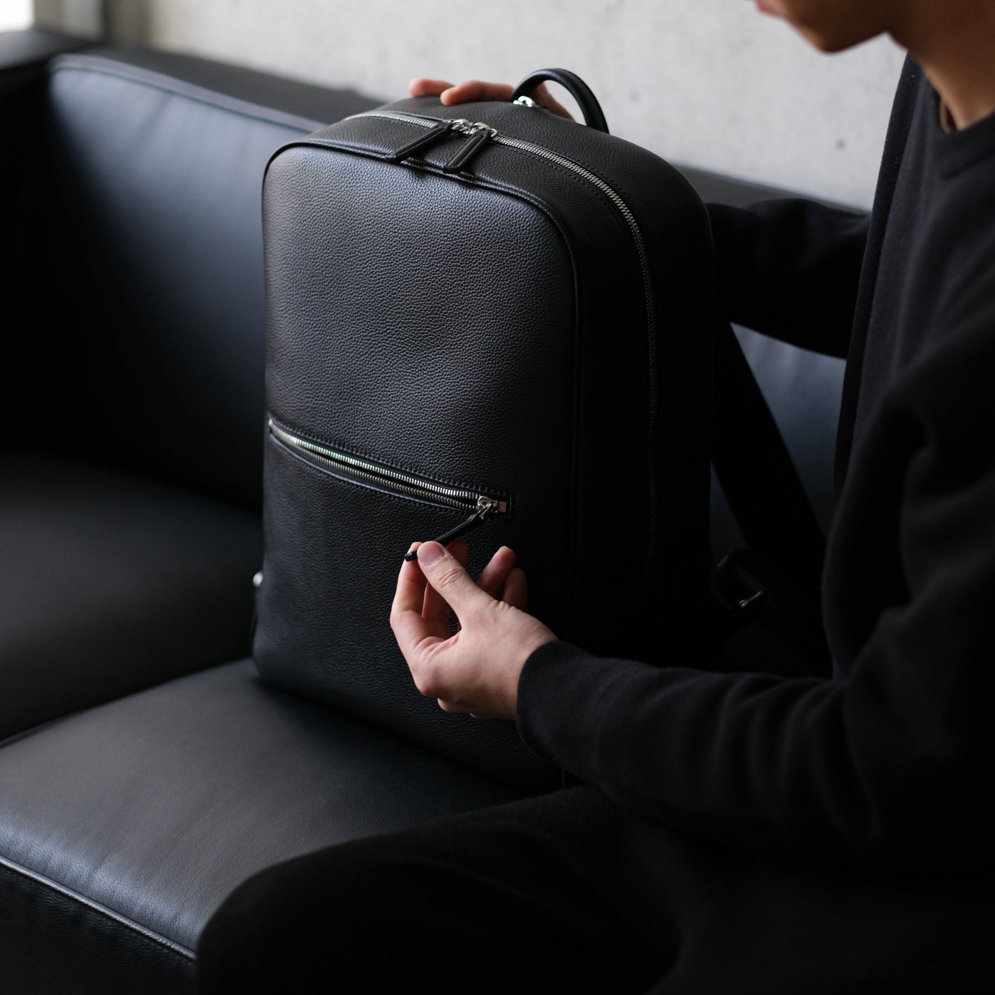 Full Grain Leather Backpack - aucentic
