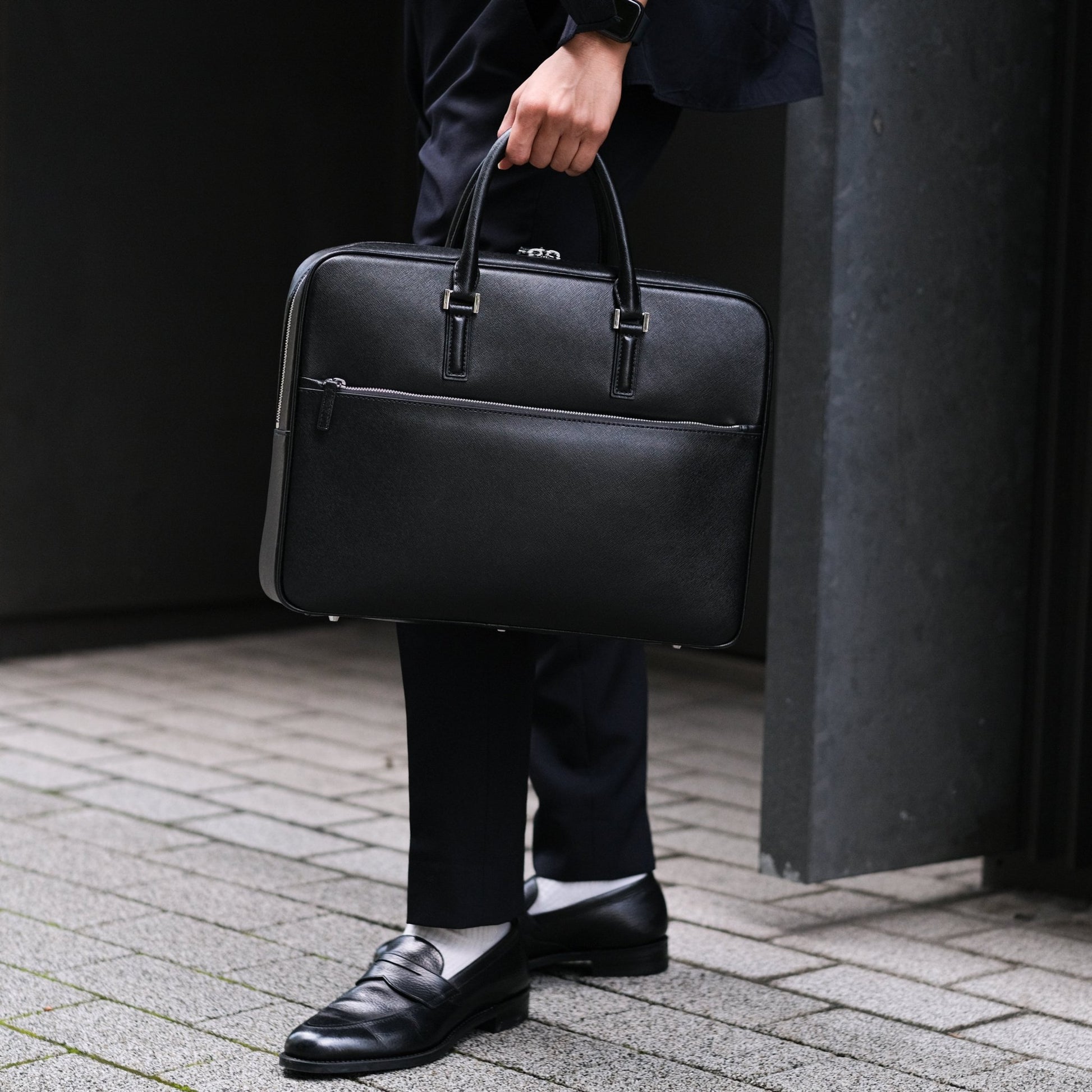Italian Saffiano Leather Briefcase (with Front Zipper) - aucentic
