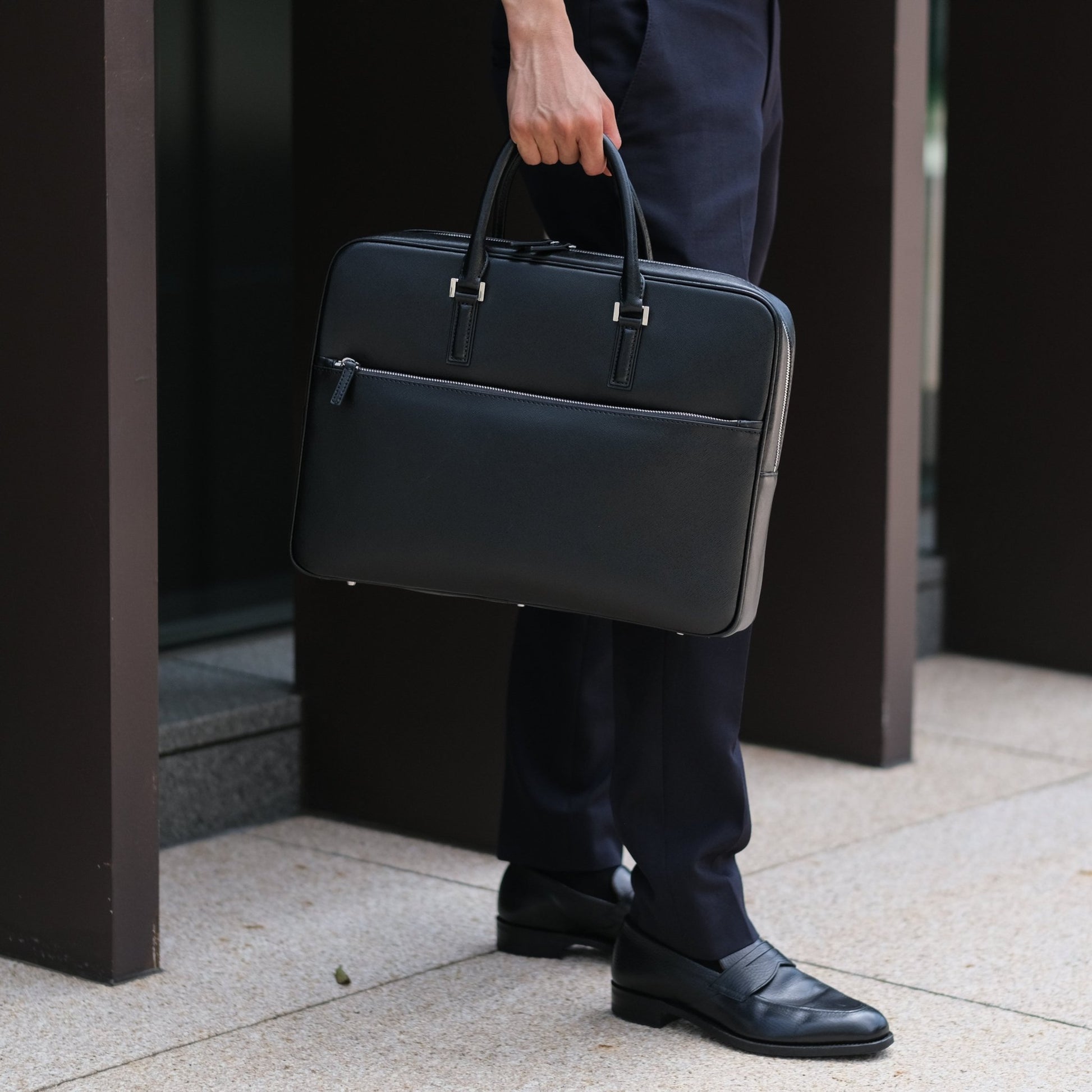 Italian Saffiano Leather Briefcase (with Front Zipper) - aucentic