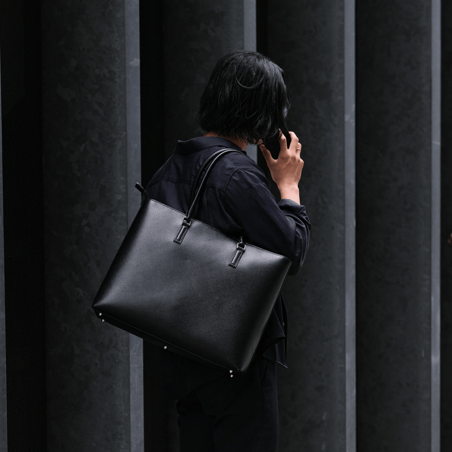 Italian Saffiano Leather Tote - aucentic