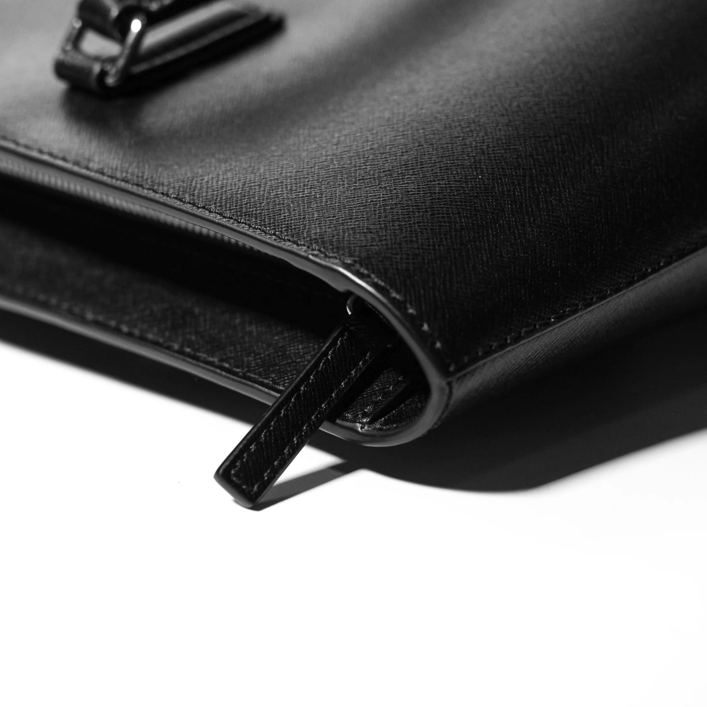 Italian Saffiano Leather Tote - aucentic