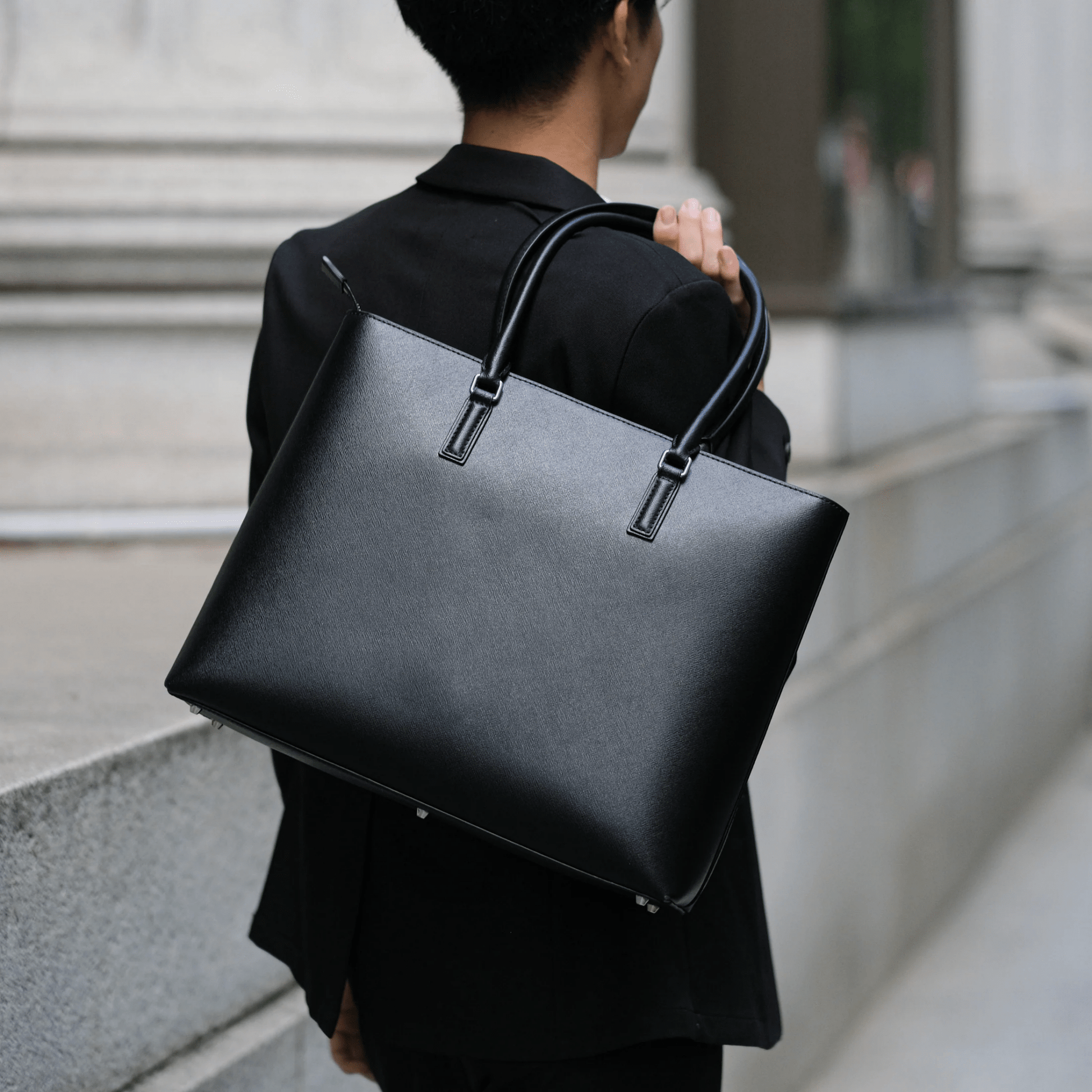 Italian Saffiano Leather Tote - aucentic