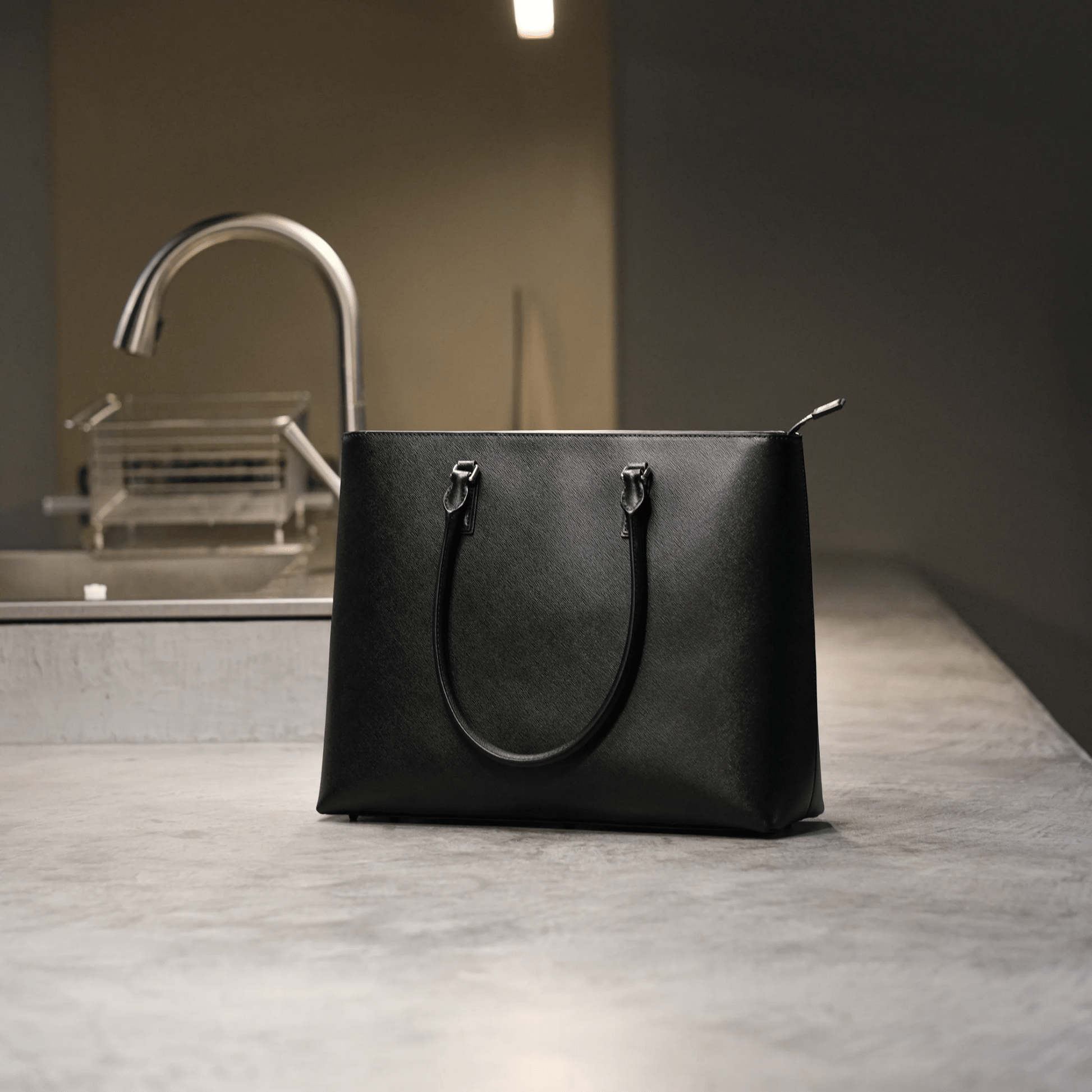 Italian Saffiano Leather Tote - aucentic