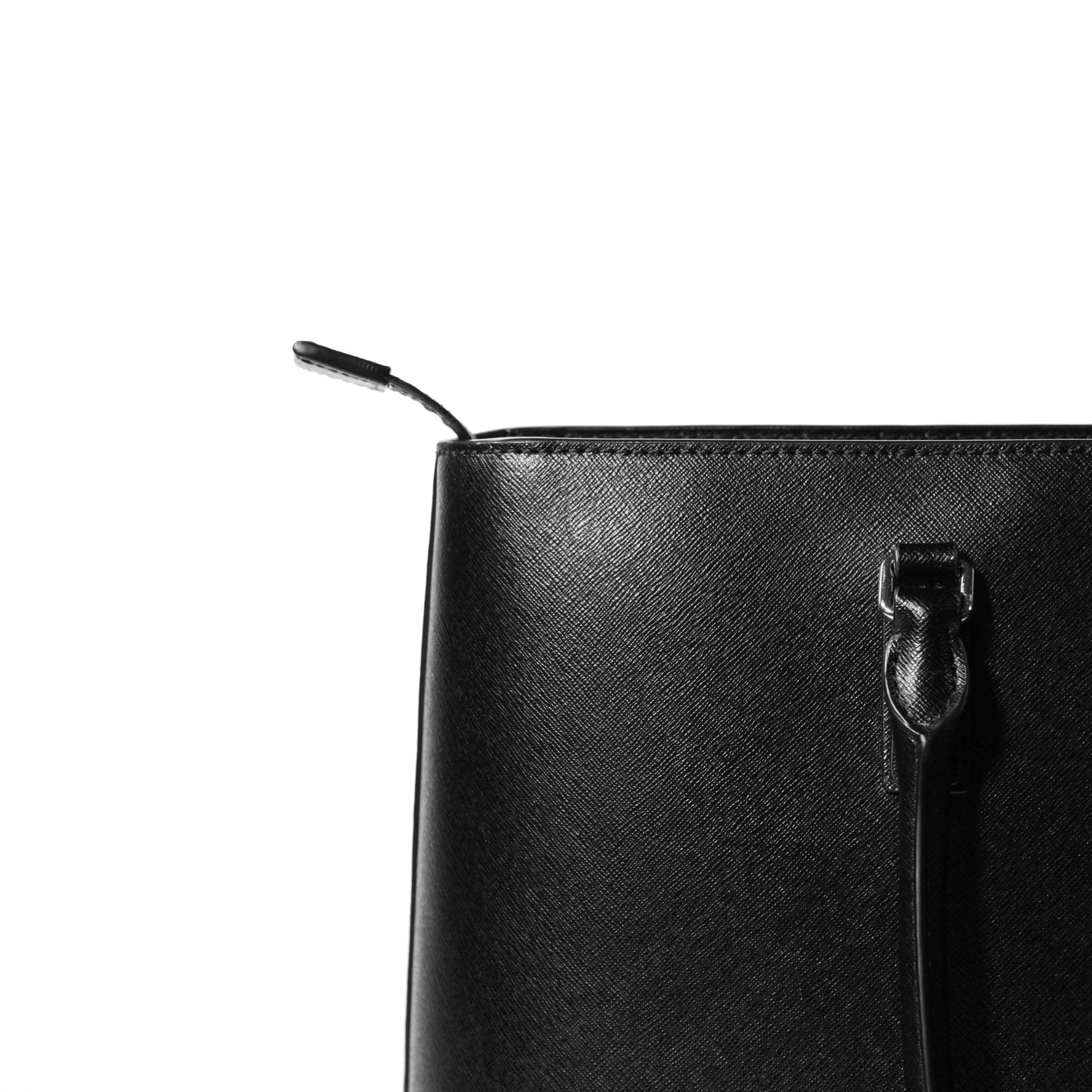 Italian Saffiano Leather Tote - aucentic