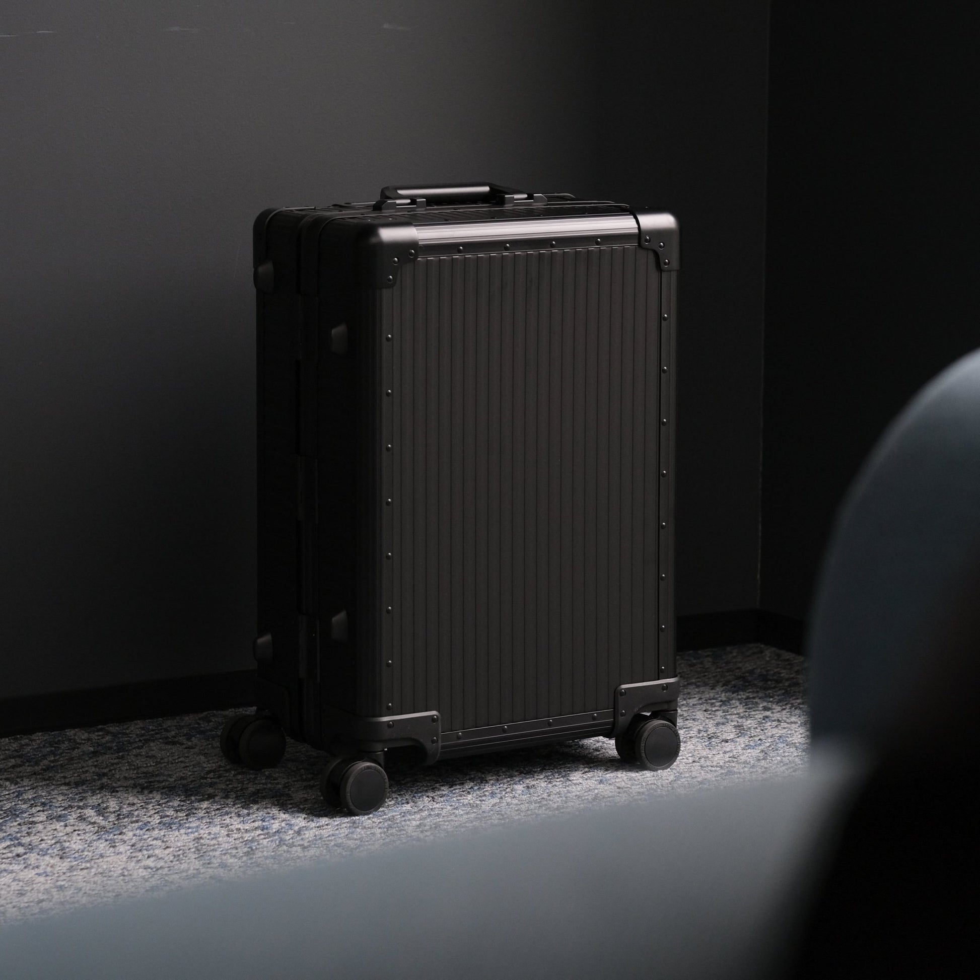 OPUS Stripe Aluminium Suitcase(Black) Op.13 - aucentic