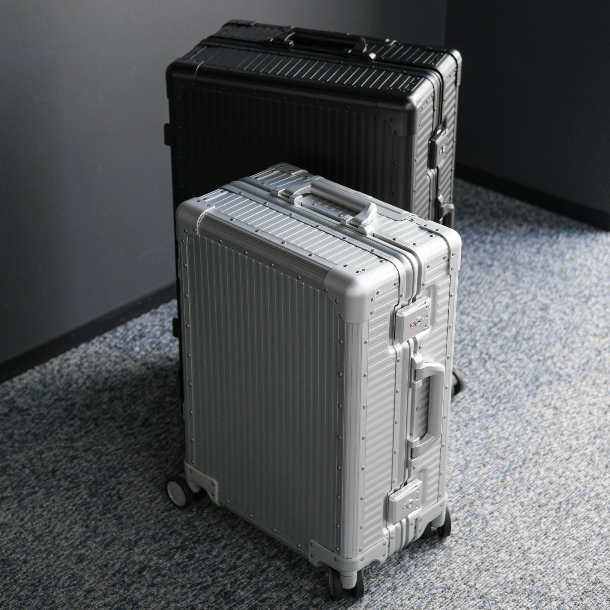 OPUS Stripe Aluminium Suitcase(Black) Op.13 - aucentic