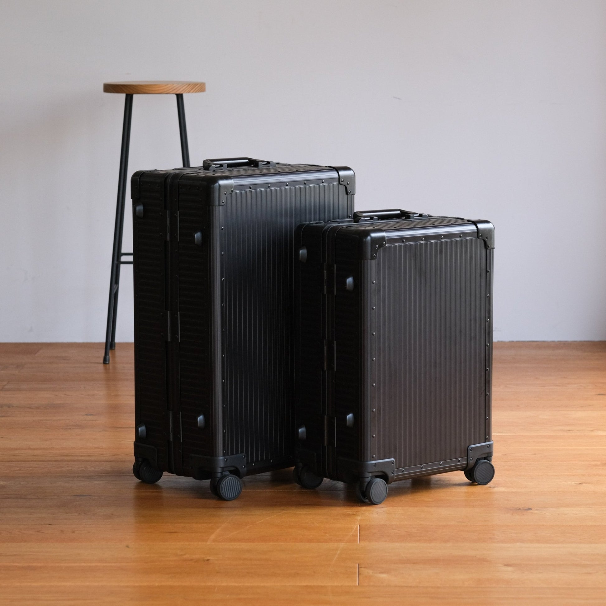 OPUS Stripe Aluminium Suitcase(Black) Op.13 - aucentic