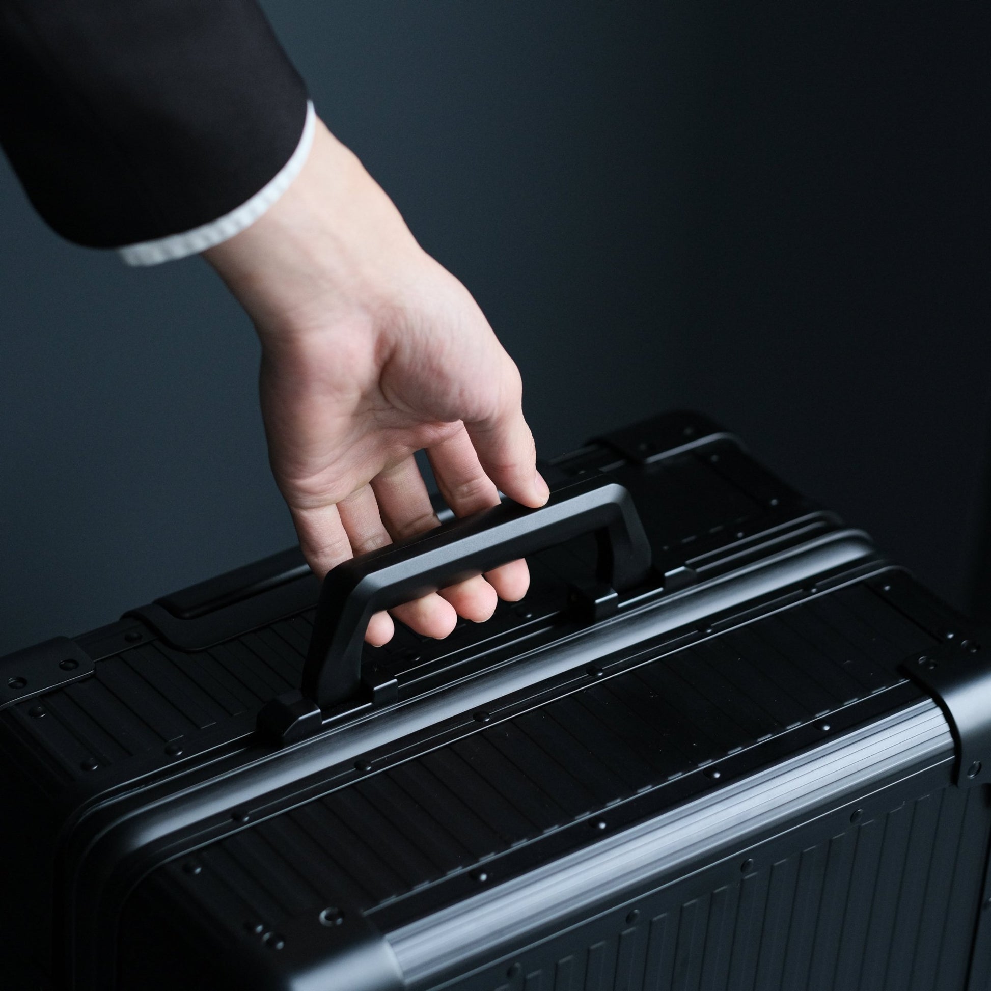 OPUS Stripe Aluminium Suitcase(Black) Op.13 - aucentic