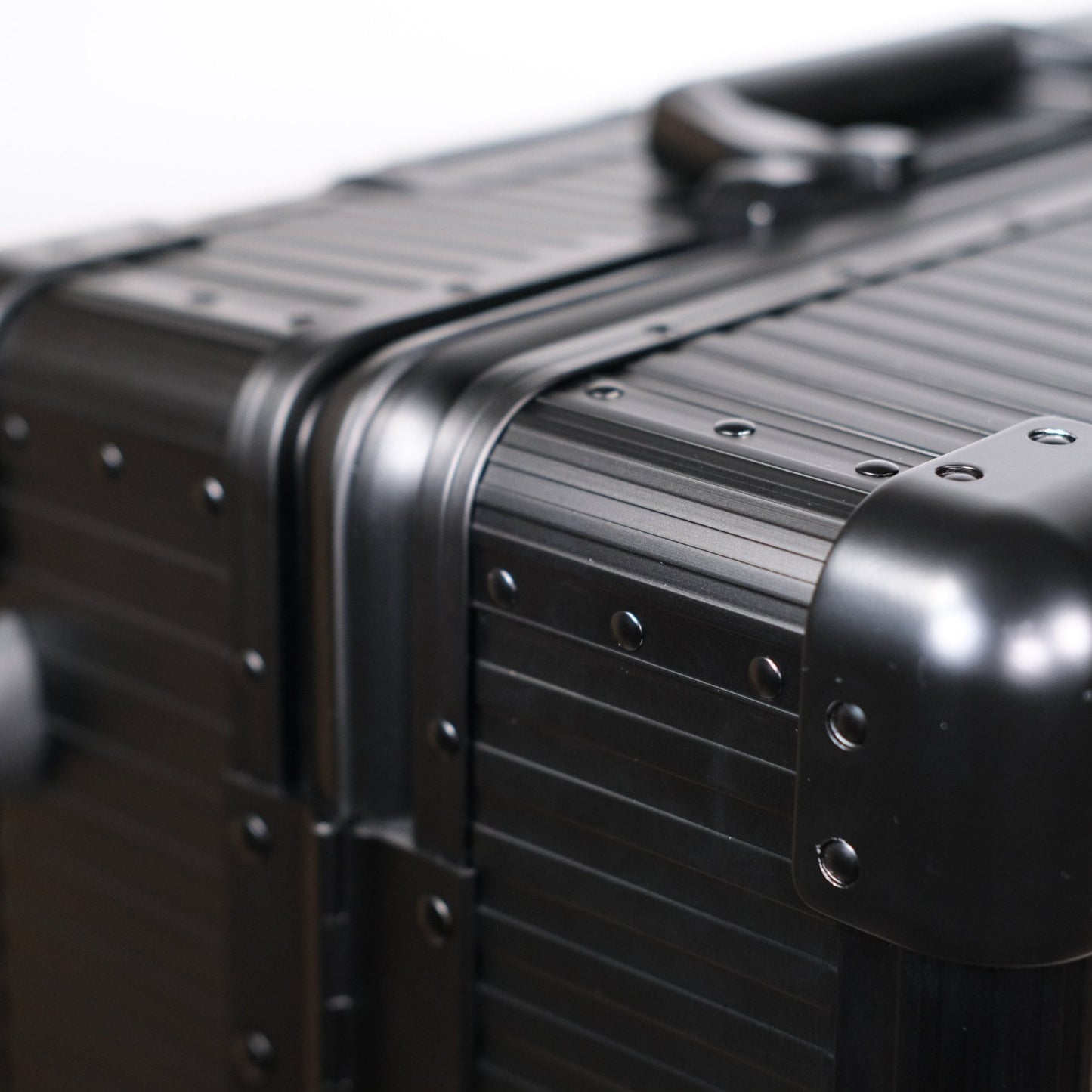 OPUS Stripe Aluminium Suitcase(Black) Op.13 - aucentic