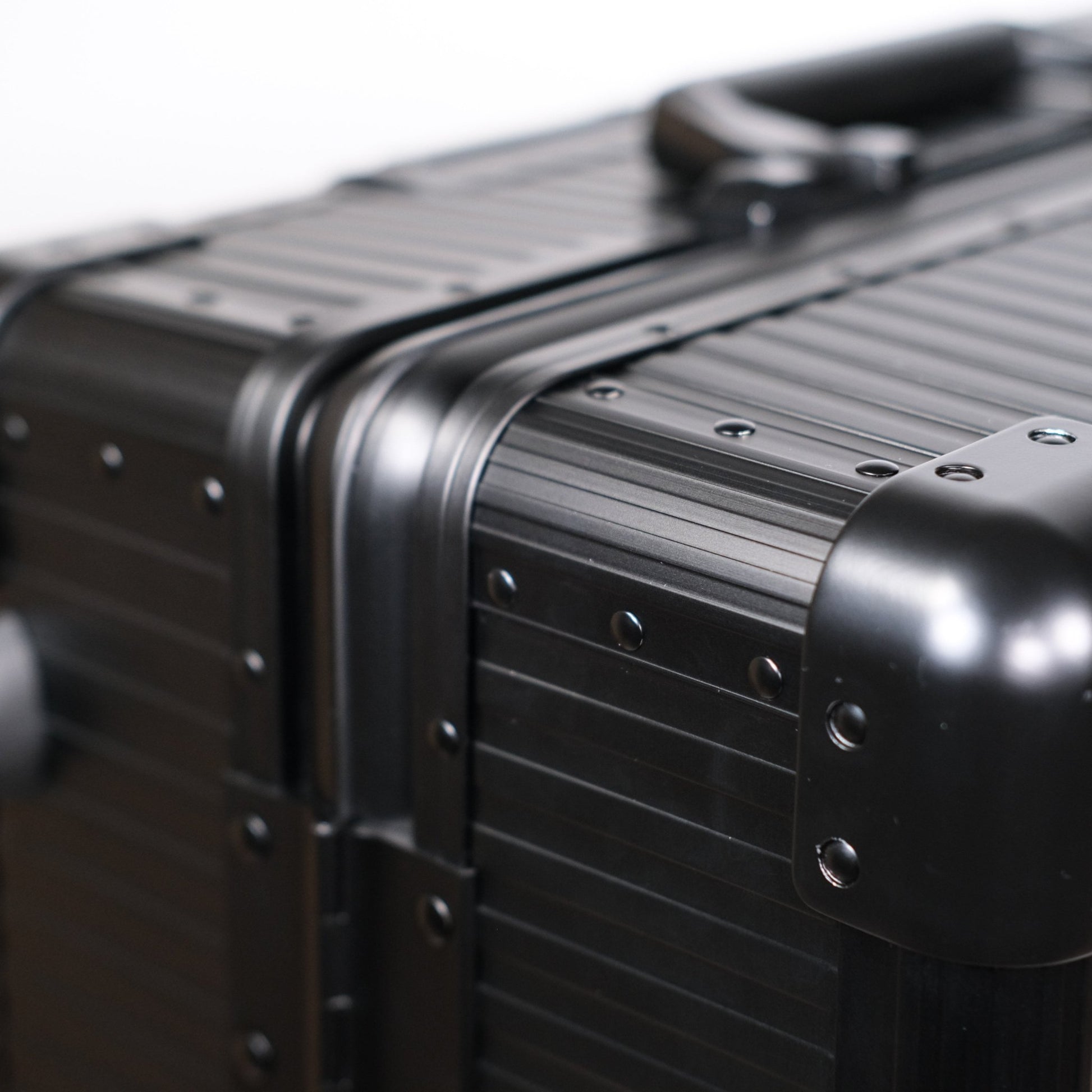 OPUS Stripe Aluminium Suitcase(Black) Op.13 - aucentic