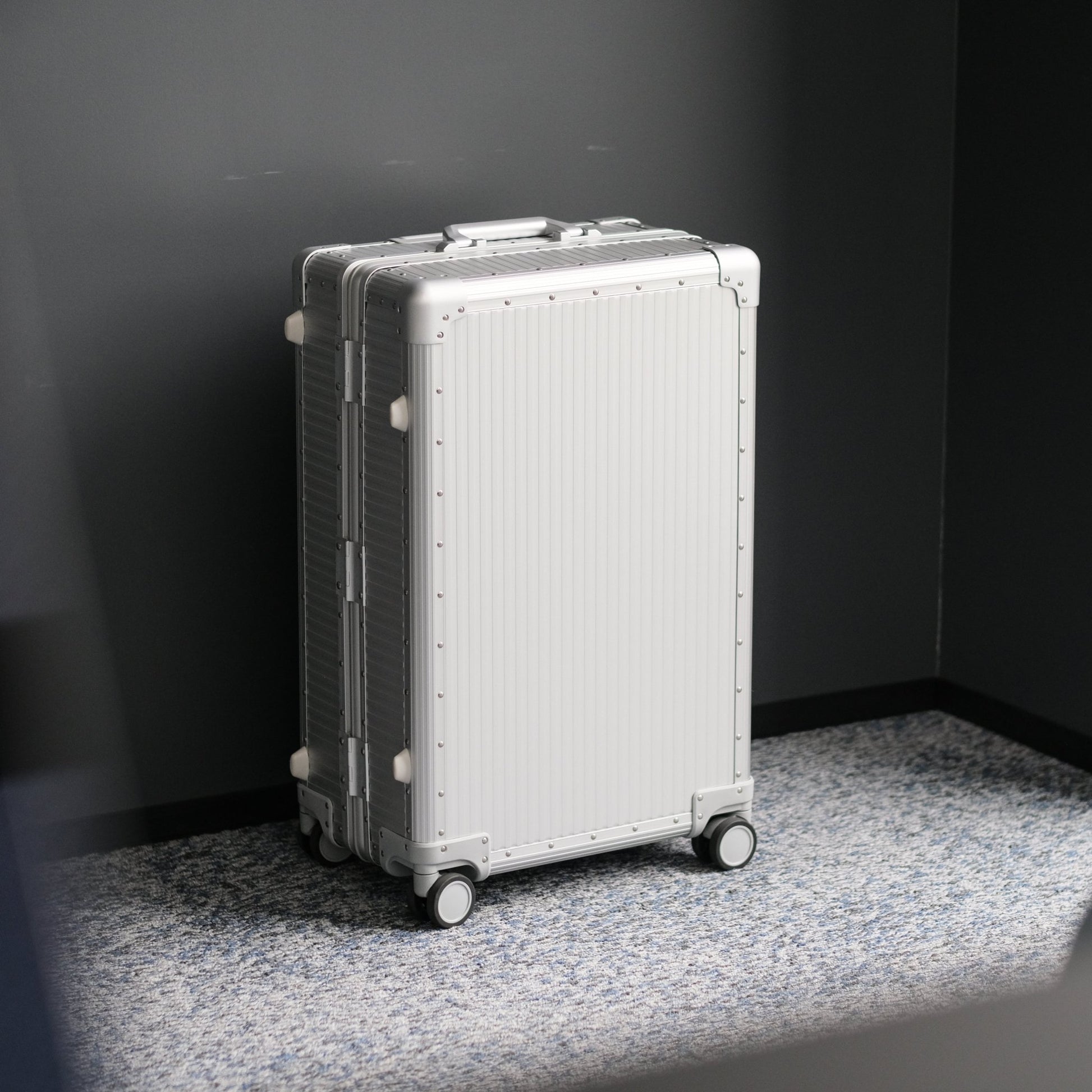OPUS Stripe Aluminium Suitcase(Silver) Op.13 - aucentic
