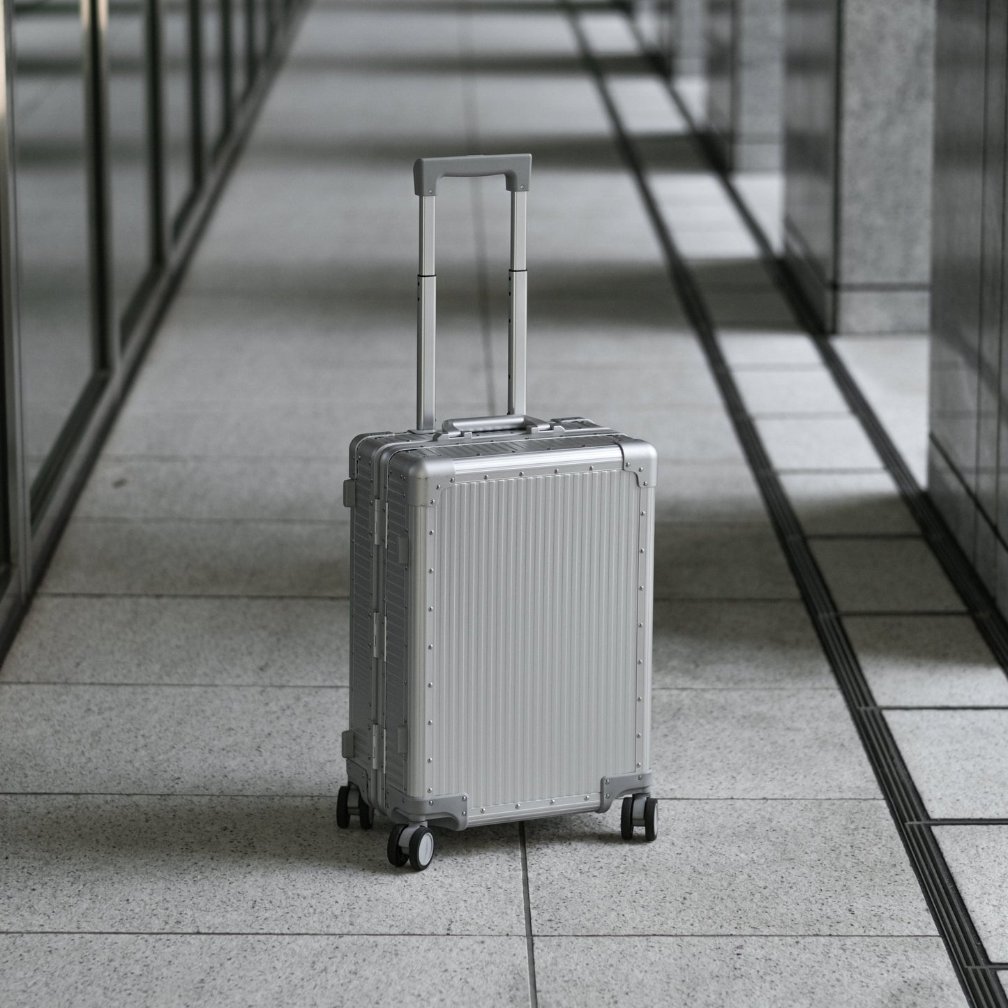 OPUS Stripe Aluminium Suitcase(Silver) Op.13 - aucentic