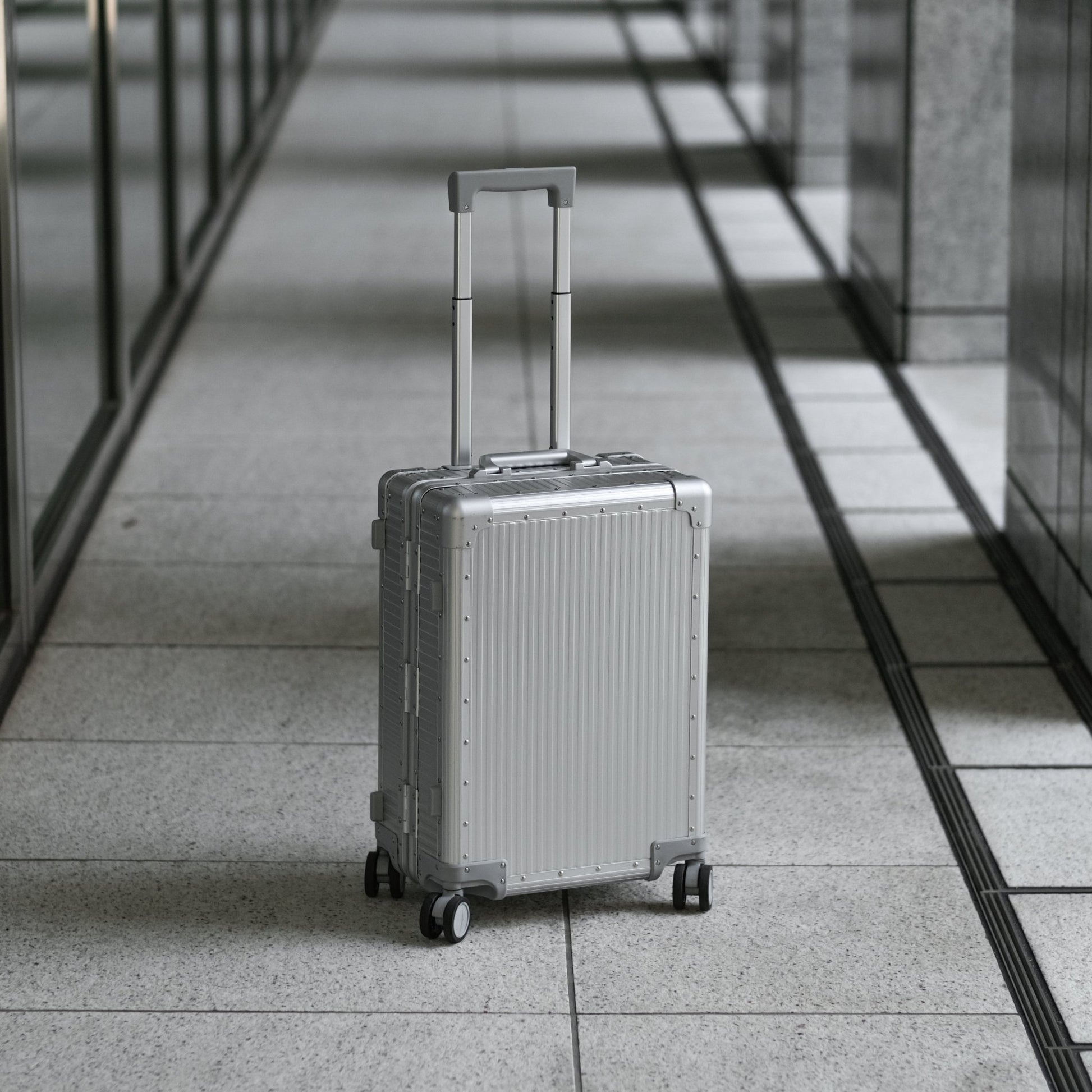 OPUS Stripe Aluminium Suitcase(Silver) Op.13 - aucentic
