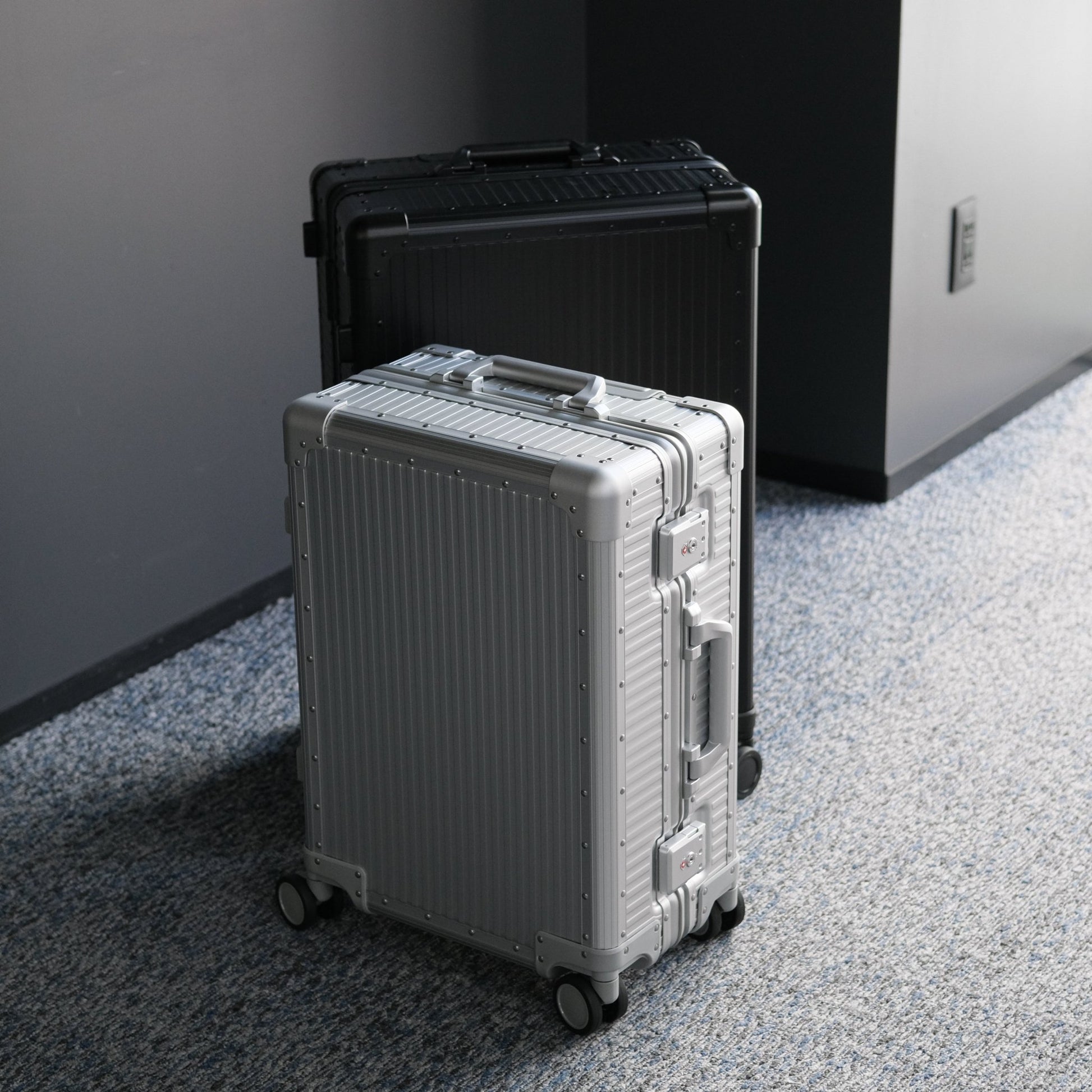 OPUS Stripe Aluminium Suitcase(Silver) Op.13 - aucentic