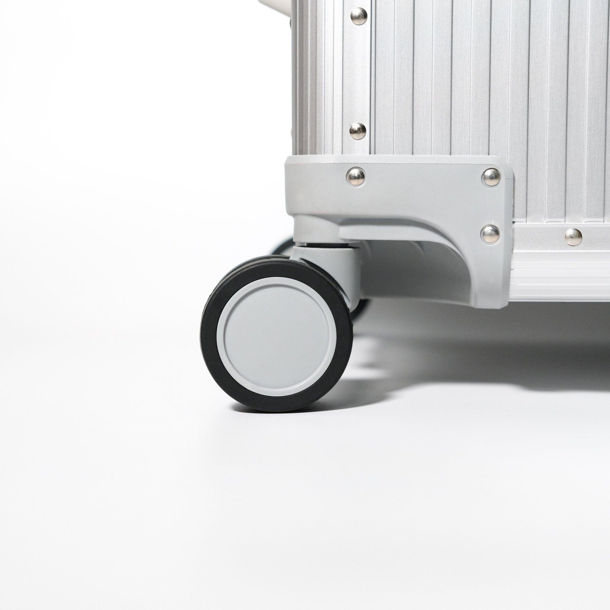 OPUS Stripe Aluminium Suitcase(Silver) Op.13 - aucentic