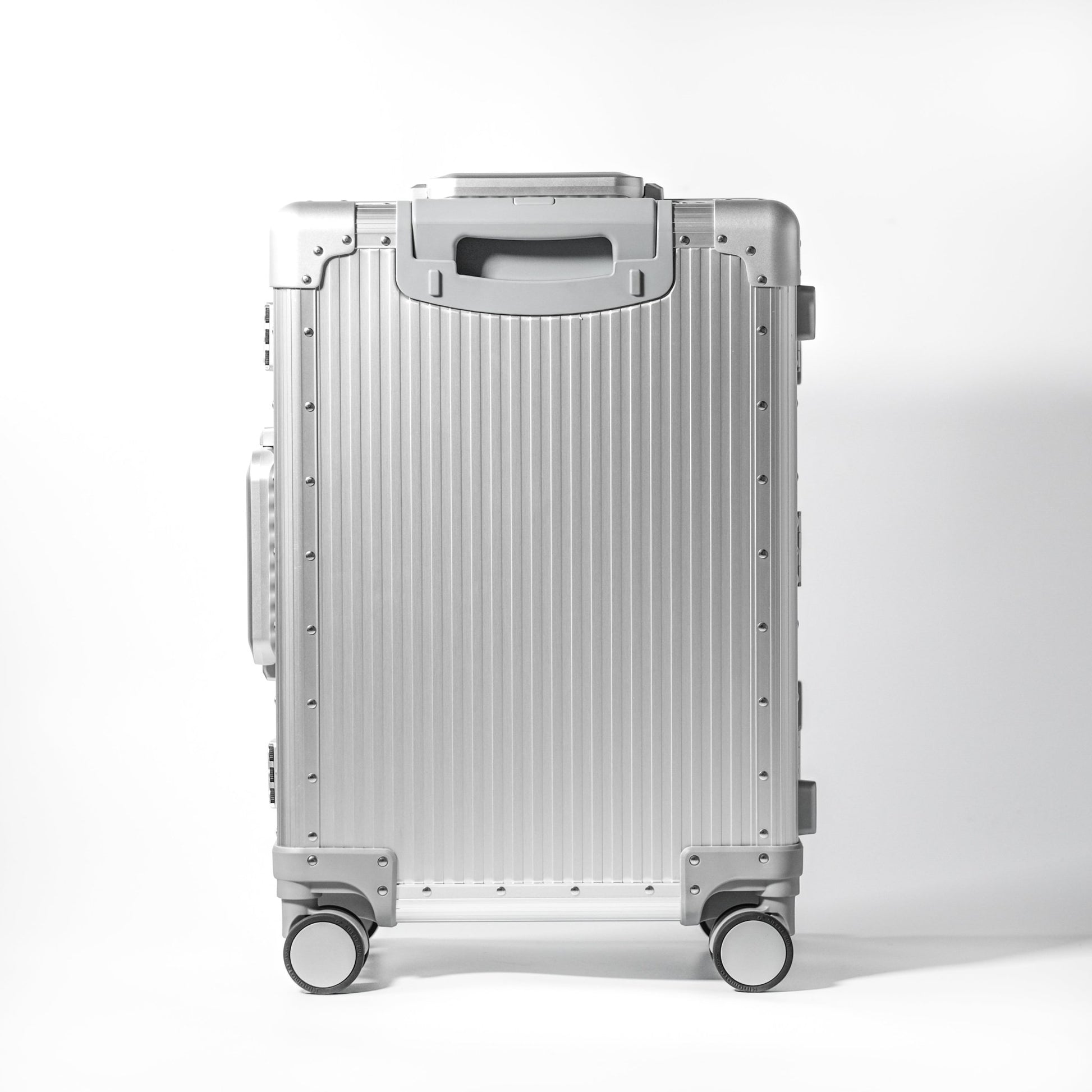 Stripe Aluminium Suitcase(Silver) Op.13 - aucentic